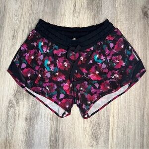 Lululemon‎ Floral Women's Shorts Size 4